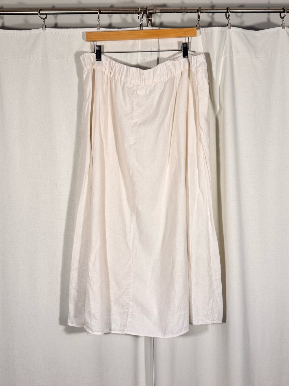 Madewell Linen-Blend Side-Button Midi Skirt in Lighthouse - Picture 3 of 6